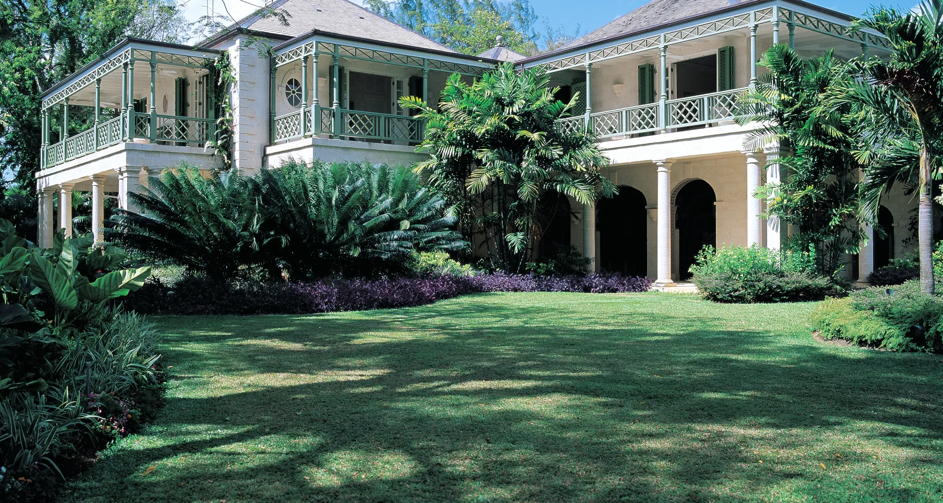 Four Winds Back Yard, Larry Warren Architect, Barbados